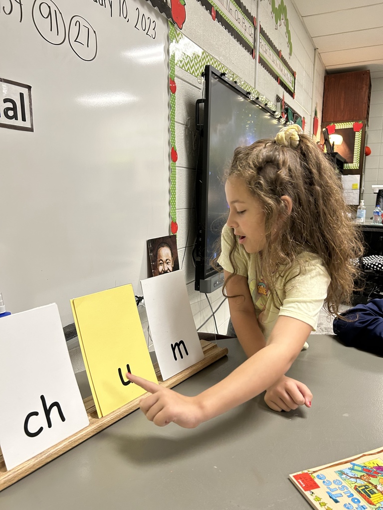 children working with words